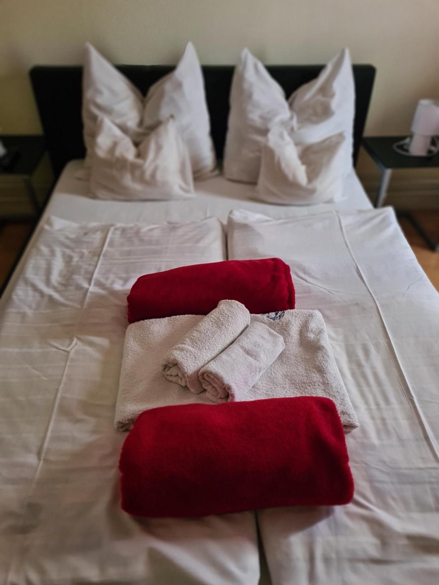 Hotel Oroszlan Szigetvár Extérieur photo