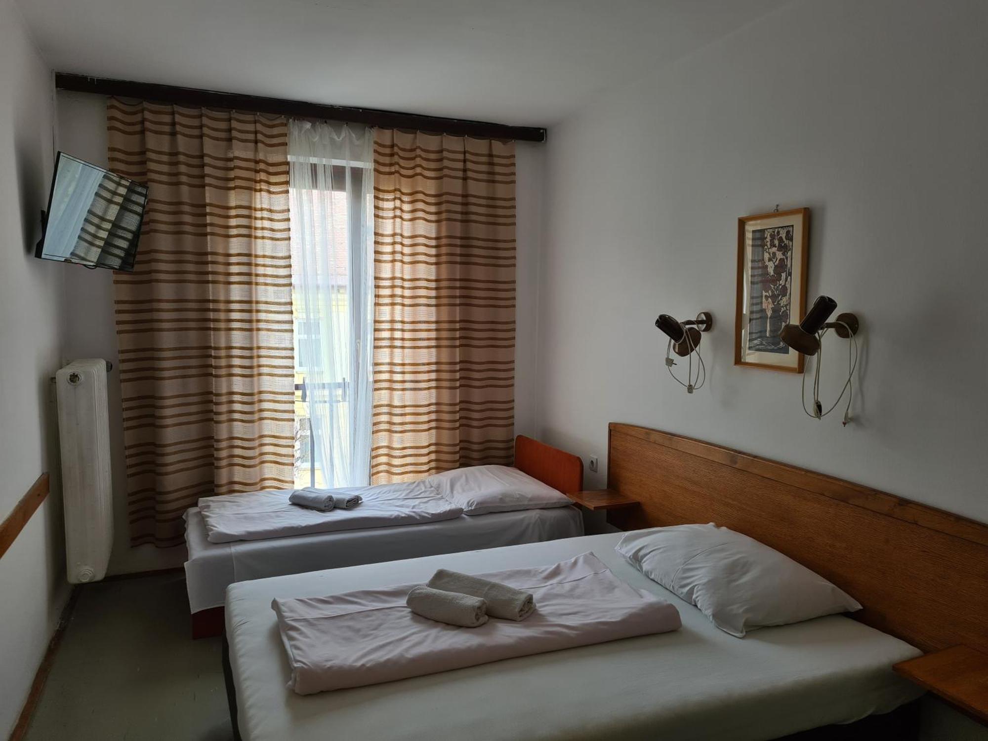 Hotel Oroszlan Szigetvár Extérieur photo